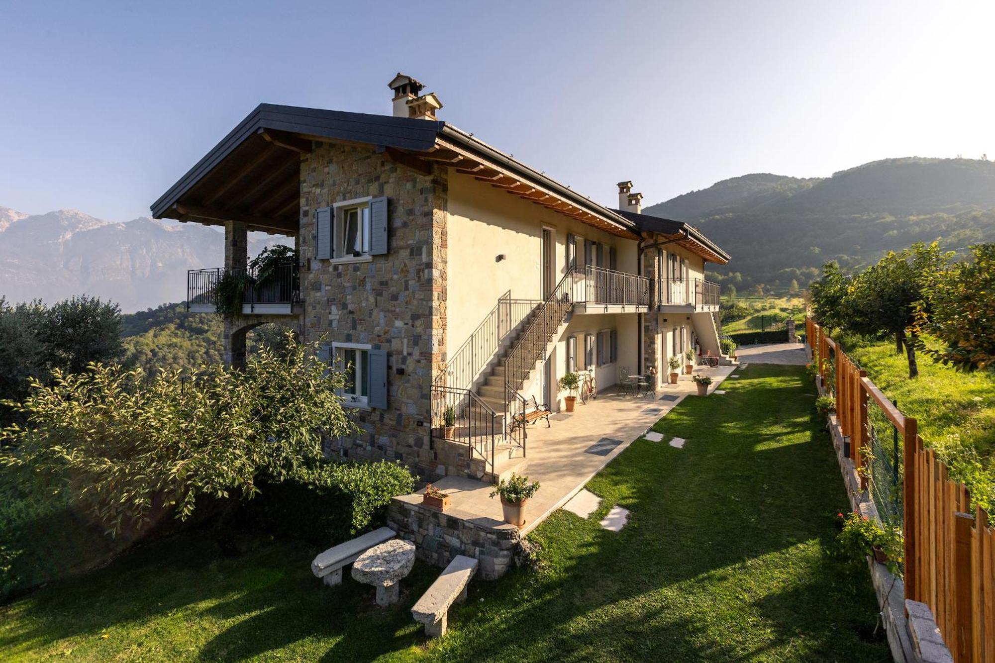 Mos Country House Tremosine Exterior photo